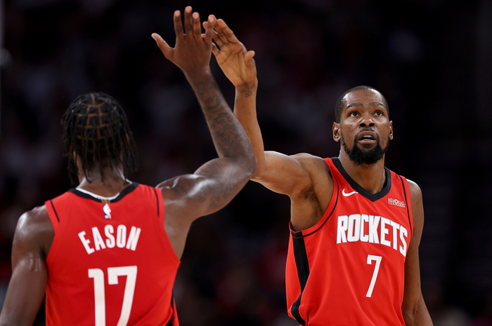 开云体育官网-杜兰特全联盟最稳之一，伊森谢泼德全面回暖，乌度卡改变策略凑效|投篮|火箭|凯文·杜兰特|尼克斯|NBA常规赛_新浪新闻